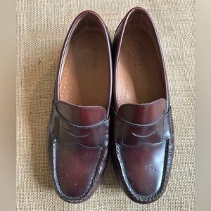 GH Bass big kids loafers fit sz 5.5 - Burgundy